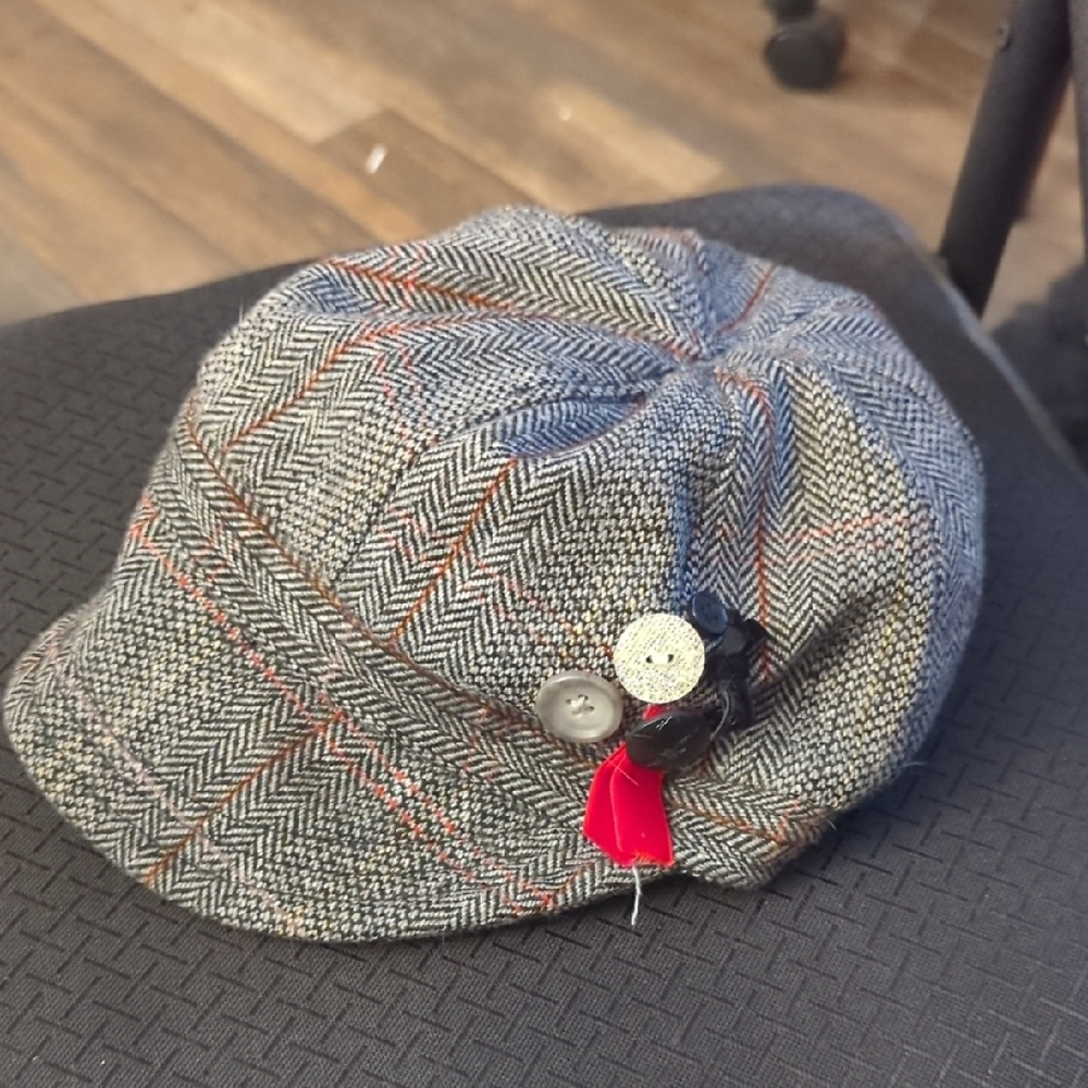 Stylish Gray Herringbone Cap